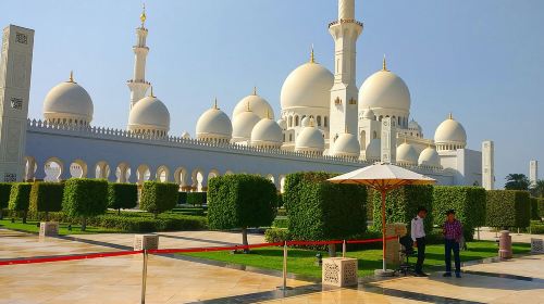 Guided Abu Dhabi City Tour Private Transfer Day Tours