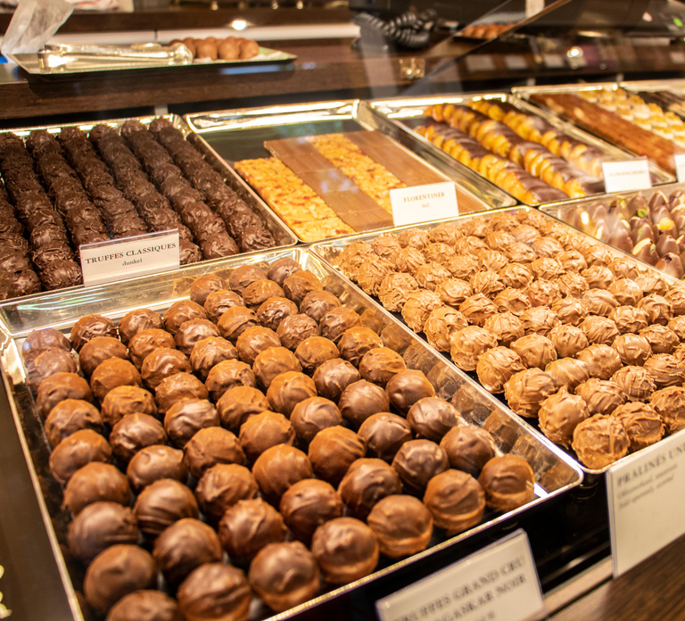 Zurich: Chocolate Tasting and Walking Tour with a Local