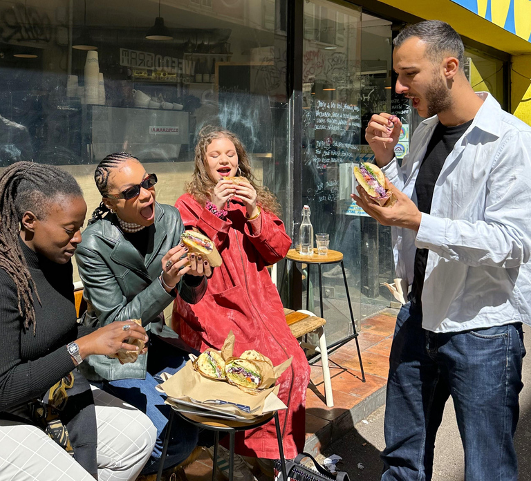 Marseille: Foodie Walking Tour of the Cours Julien District