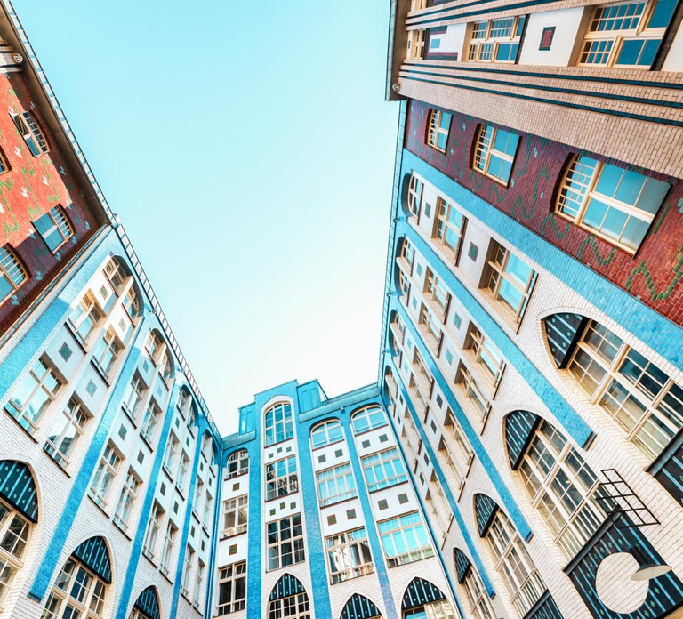 Berlin: Backyards of Berlin 2-Hour Tour