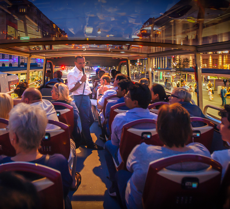 Berlin: Live-Guided Evening Sightseeing Tour by Open-top Bus