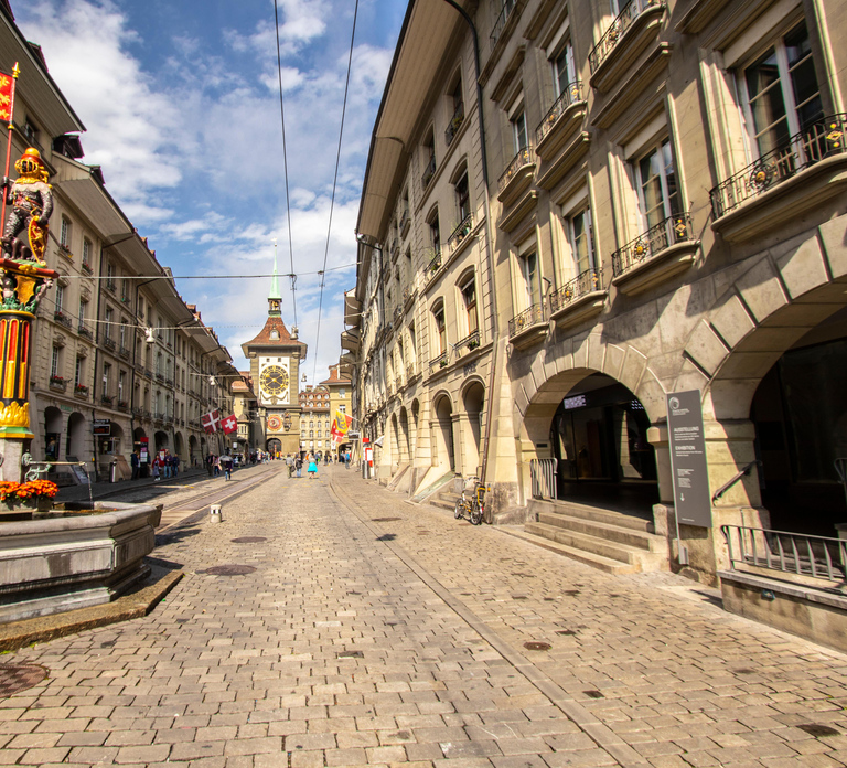 Explore the best guided intro tour of Bern with a Local