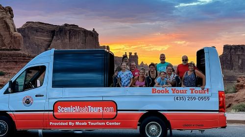 TOP RATED Arches National Park Sightseeing Tour From Moab Utah