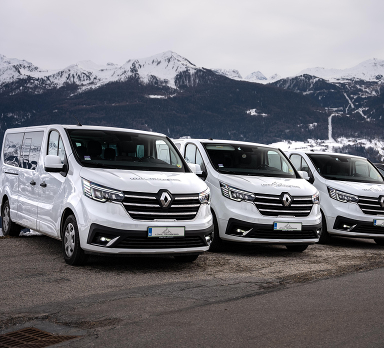 Chamonix: Private Transfer from Geneva with Wi-Fi and Water