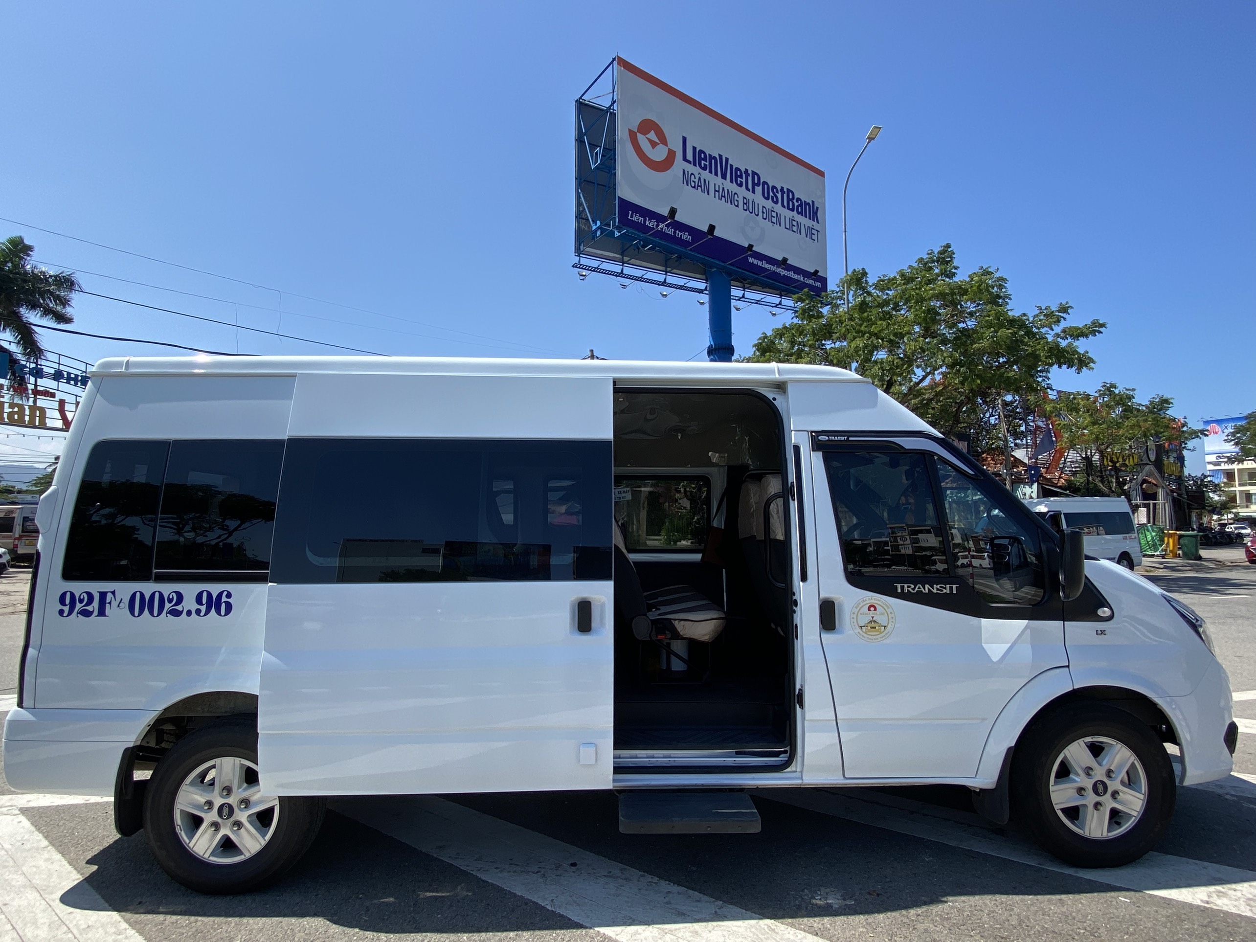 Shuttle bus Hoi An - Ba Na Hills