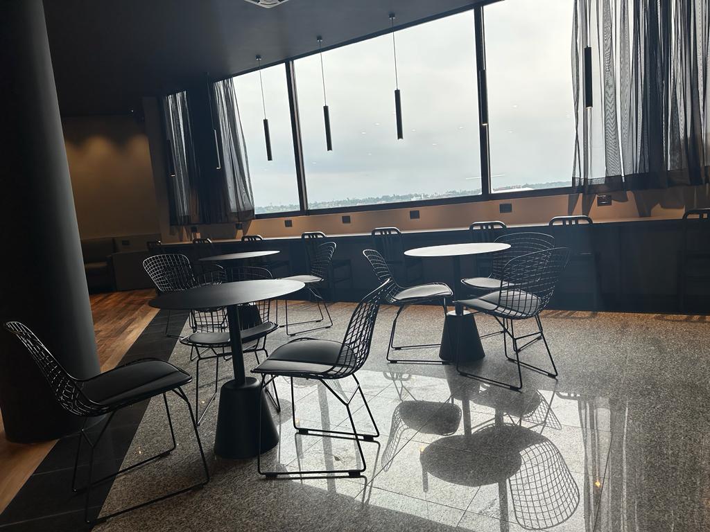 Sala VIP Black Silvio Pettirossi International Airport - HolidaySG