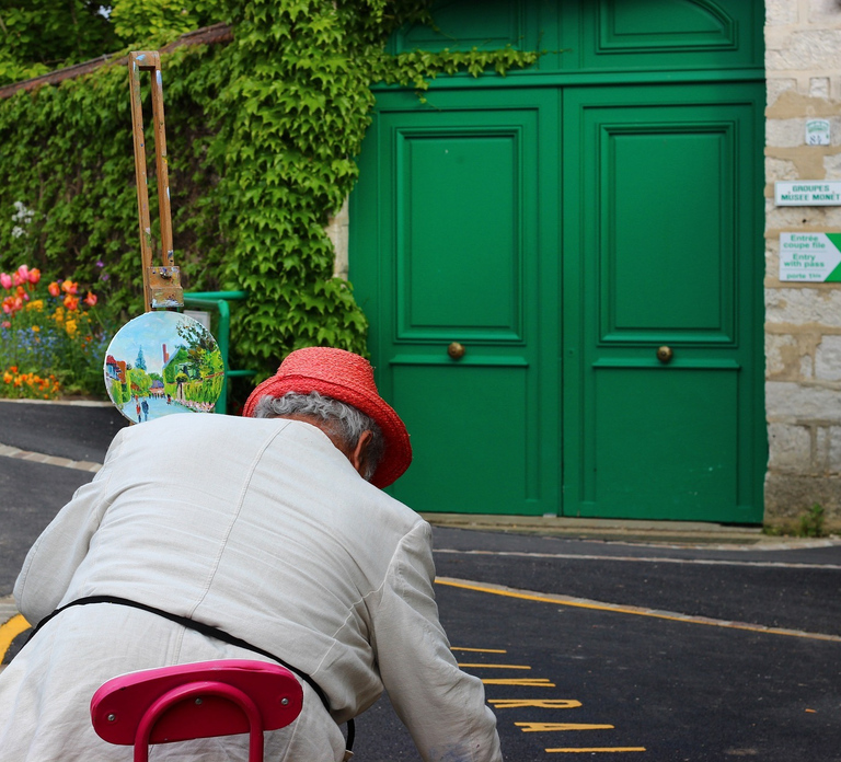 Giverny Village Walking Tour & Skip-the-Line to Monet Garden