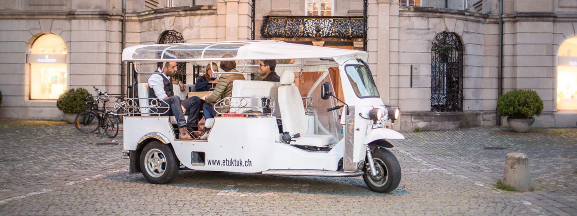 Zurich Electric Tuk-Tuk Private Tour with Hot Stone-Cooked Swiss Beef Steak