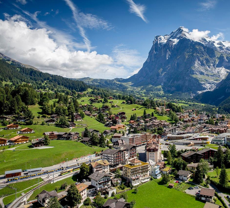 From Lucerne: Day Trip to Grindelwald & Lauterbrunnen