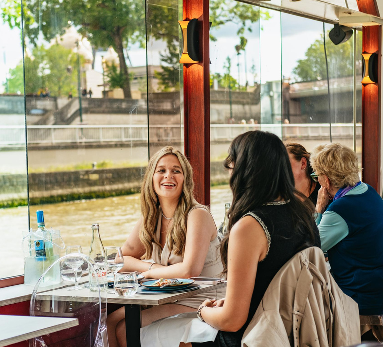 Paris: 3-Course Italian Meal Seine Cruise