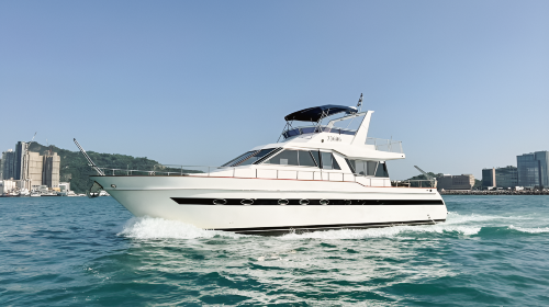 Hong Kong Charter: A Must-Have for Small Parties: Classic, High-End Western-Style Yachts Transport Passes