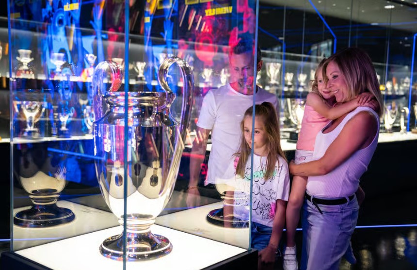 Barcelona: FC Barcelona Museum "Barça Immersive Tour" Ticket