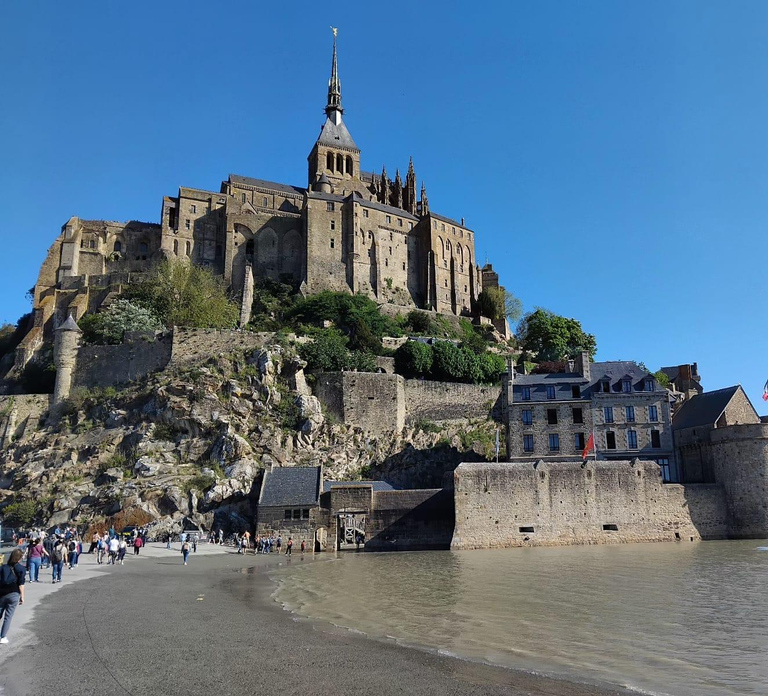 Mont Saint Michel: Village History and Legends Walking Tour