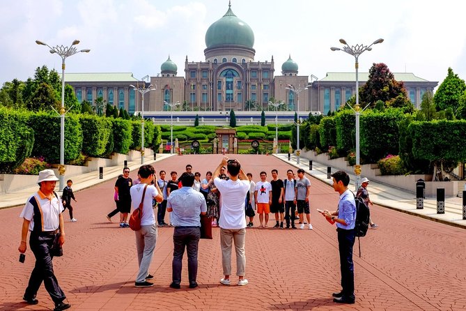 Private Kuala Lumpur and Putrajaya Highlights in One Day - HolidaySG