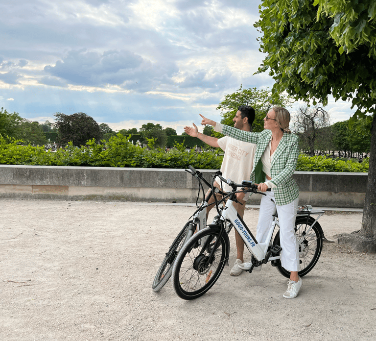 Paris: Afternoon E-Bike Guided Small Group Tour