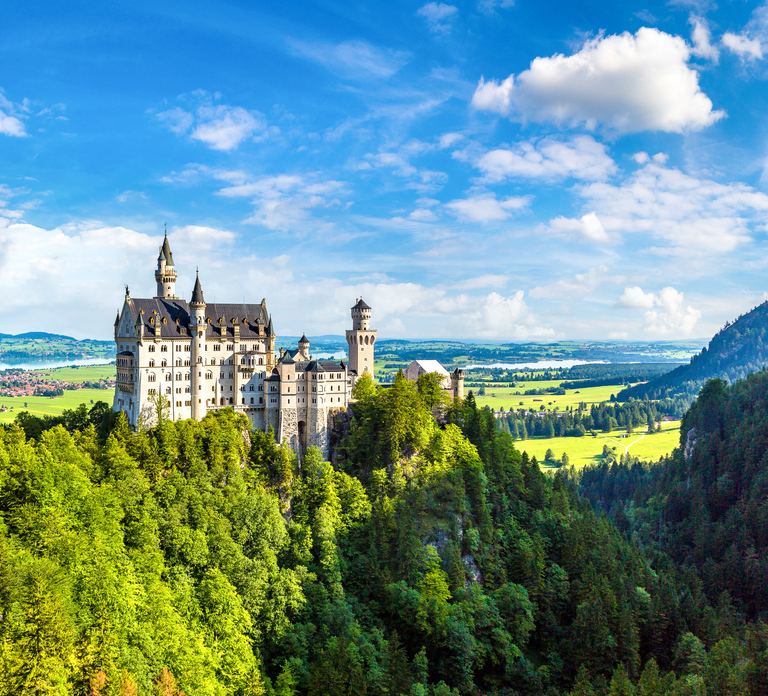 From Munich: Neuschwanstein Castle Full-Day Trip by Van
