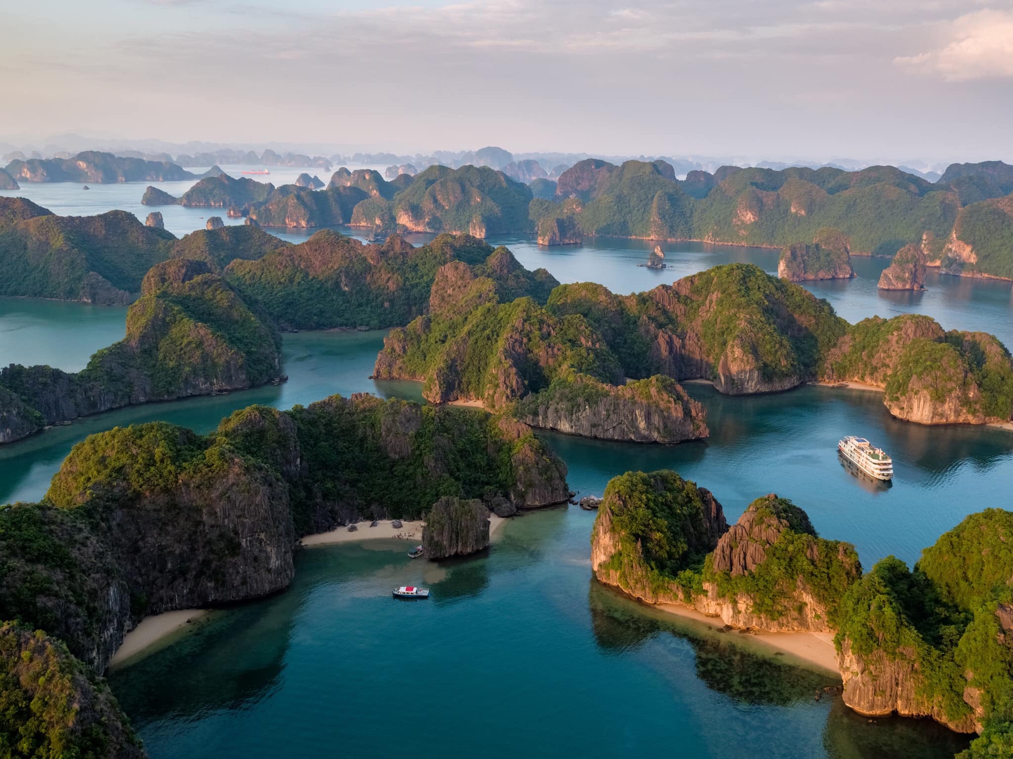 Halong Join-In Day Tour 6 Hours Cruising. Cave, Kayak, Swim. Seafood Lunch