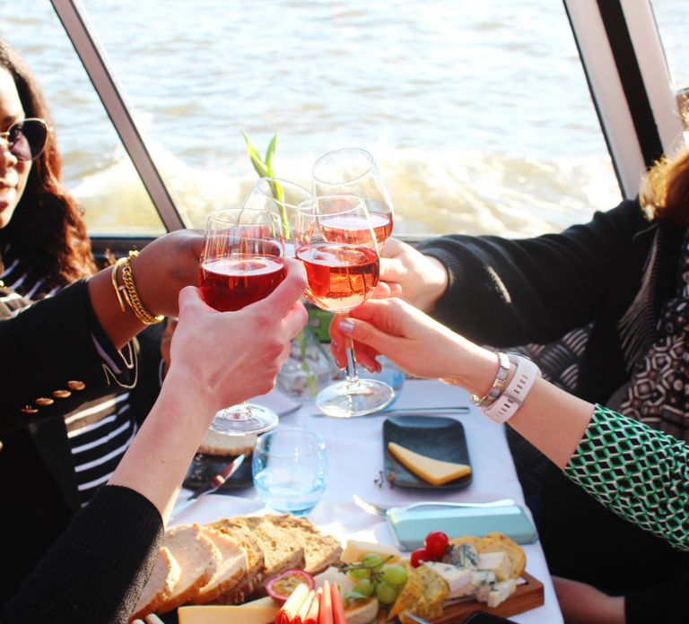 Amsterdam: Wine and Cheese Evening Cruise
