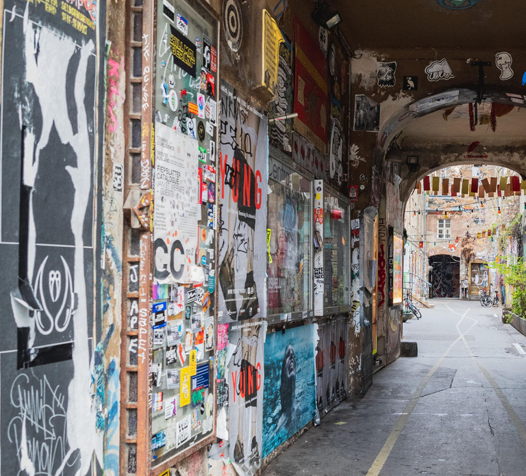 Berlin: Hidden Backyards Guided Walking Tour