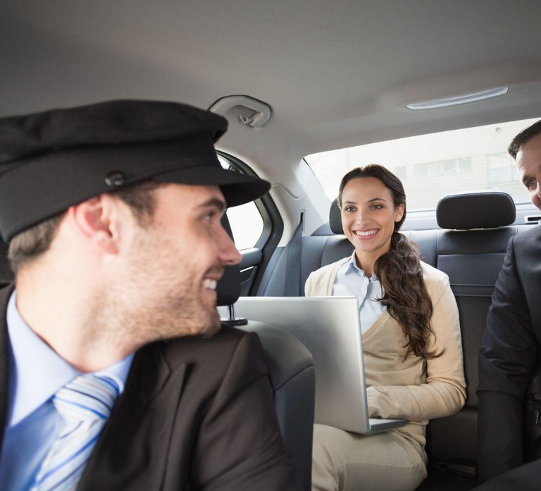 Amsterdam: Private Transfer to/from Amsterdam Airport (AMS)