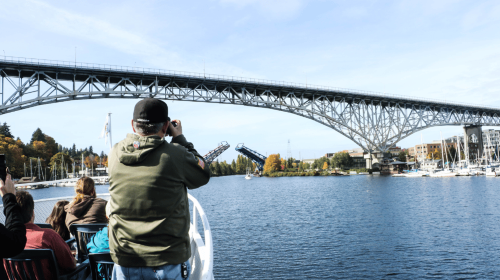 Seattle: Locks Cruise with Local Guide Day Tours