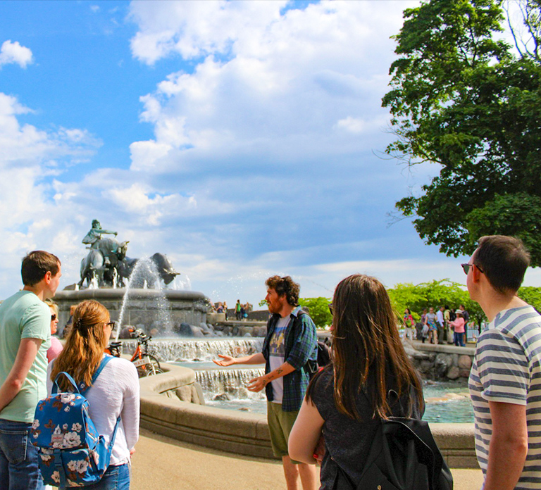 Copenhagen: 3-Hour City Highlights Bike Tour with Guide