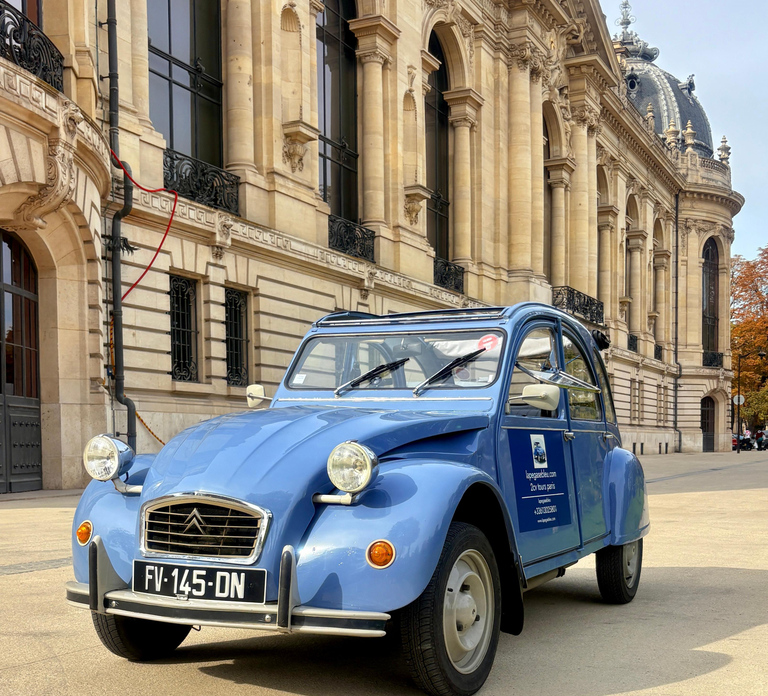 Paris: Classic Tour in a 2CV
