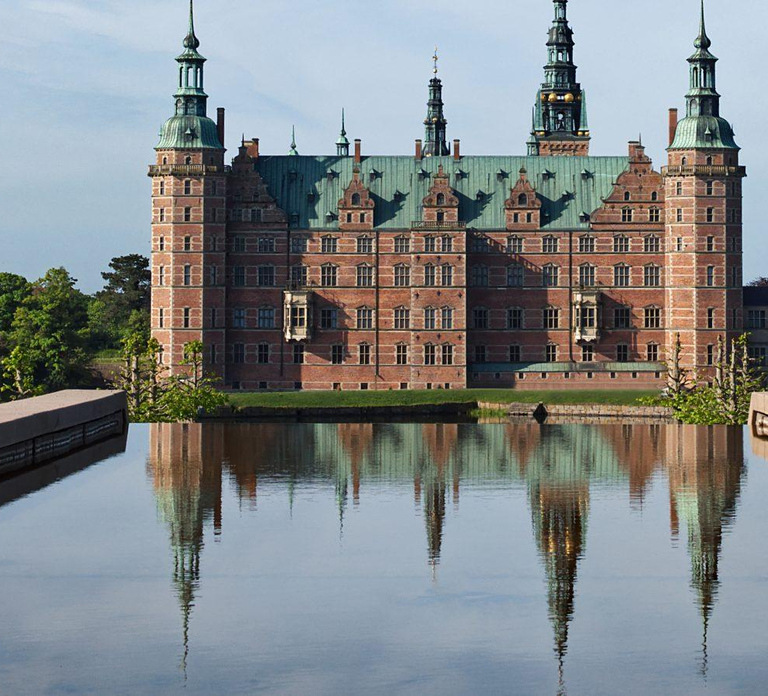 Easy Pace Tour of Kronborg Castle and Frederiksborg Palace