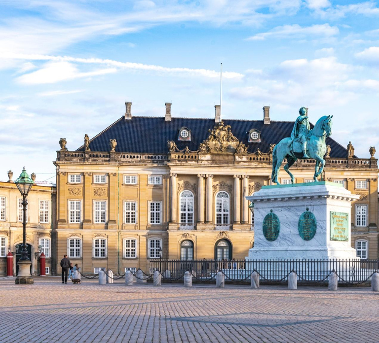 Fast-Track Amalienborg Palace Museum Copenhagen Private Tour