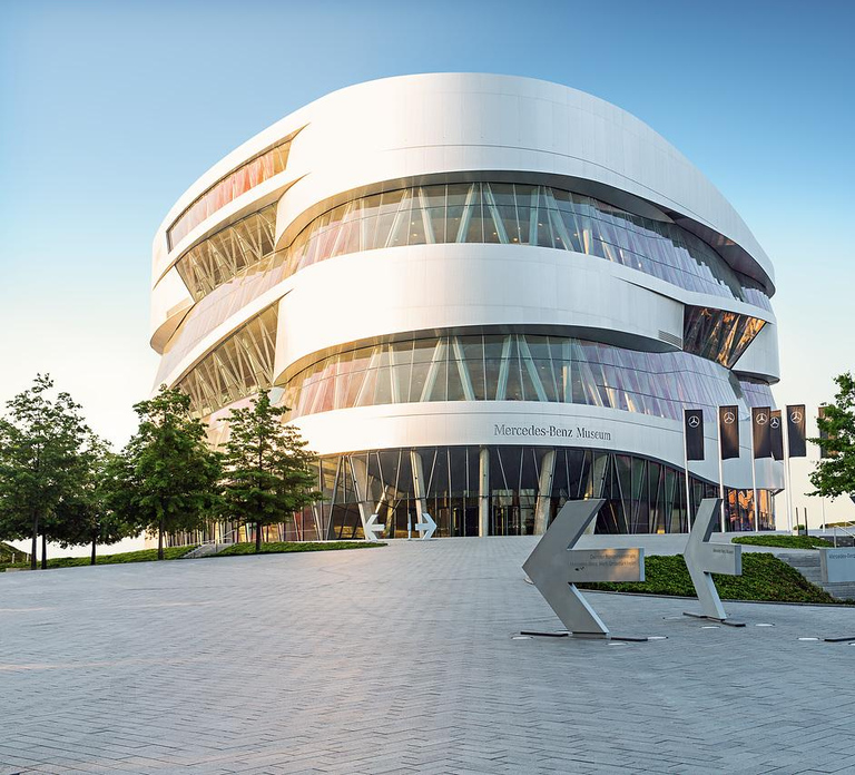 Stuttgart: Mercedes-Benz Museum Entry Ticket