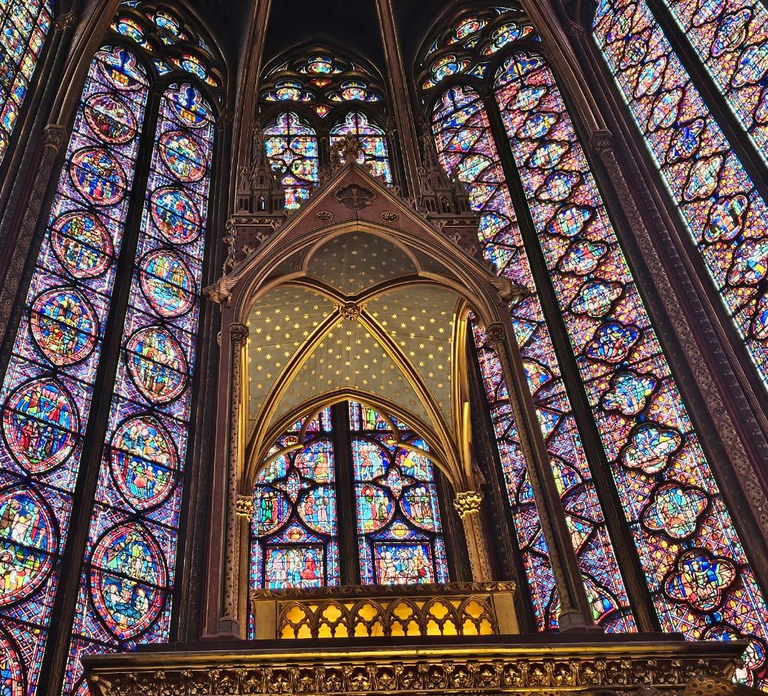Paris: Sainte-Chapelle Entry with Notre Dame Outdoor Tour