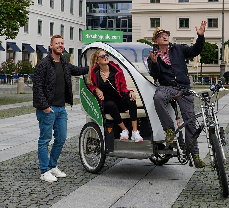 Munich: City Highlights Rickshaw Tour