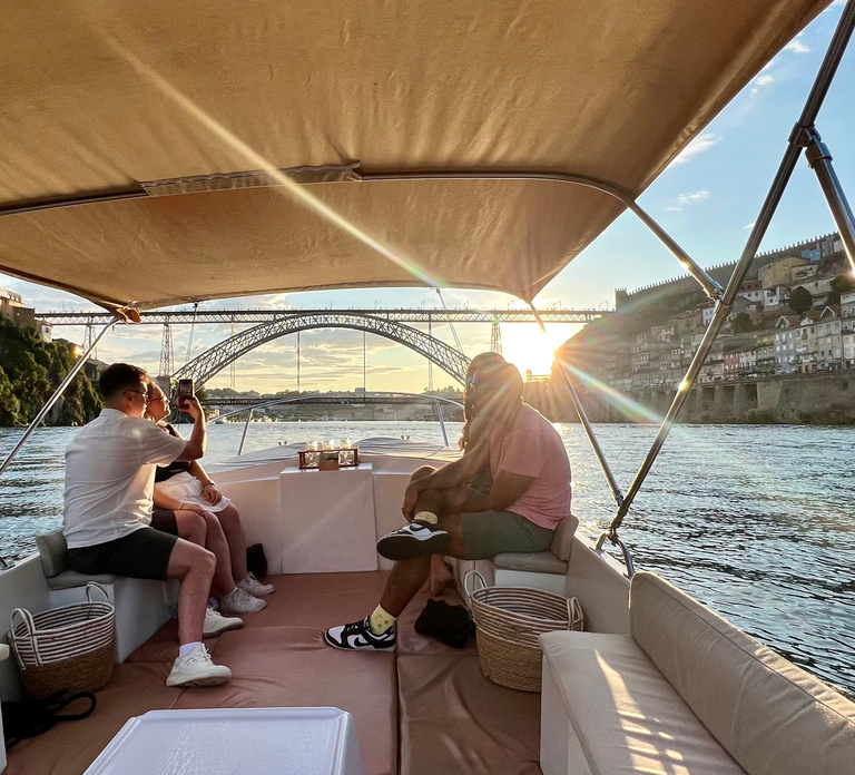Porto: Douro River Boat Cruise with Port Wine Tasting