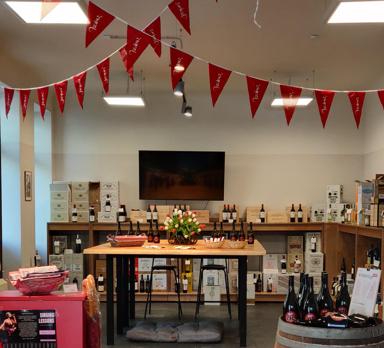 Berlin: Wine Tasting Session with Paired Snacks