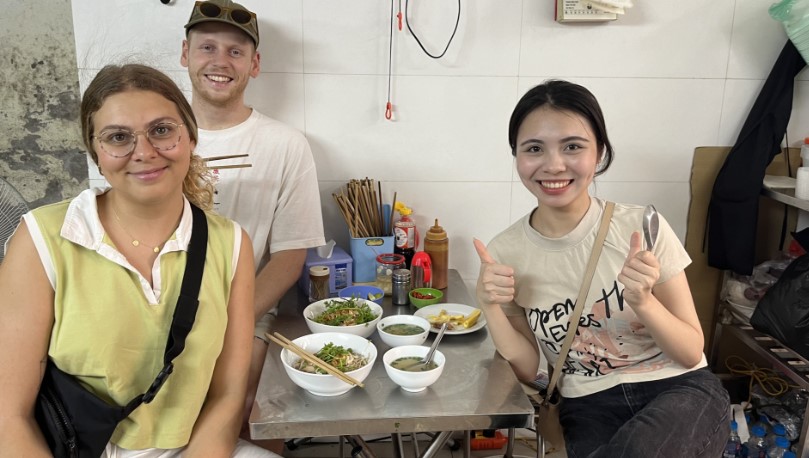 Hanoi: Street Food Walking Tour & Water Puppet Show