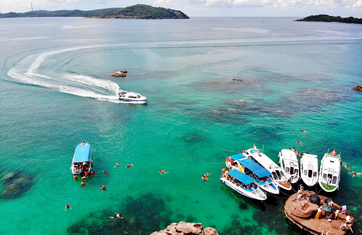 Discover Phu Quoc 4 Islands By Speed Boat, Aquatopia Water Park And Hon Thom Cable Car