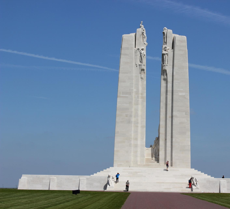 Private Round Trip Transfer from Arras to Vimy Ridge