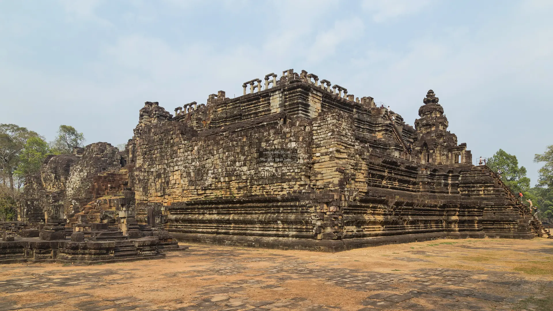 Angkor Thom - Cambodia | HolidaySG