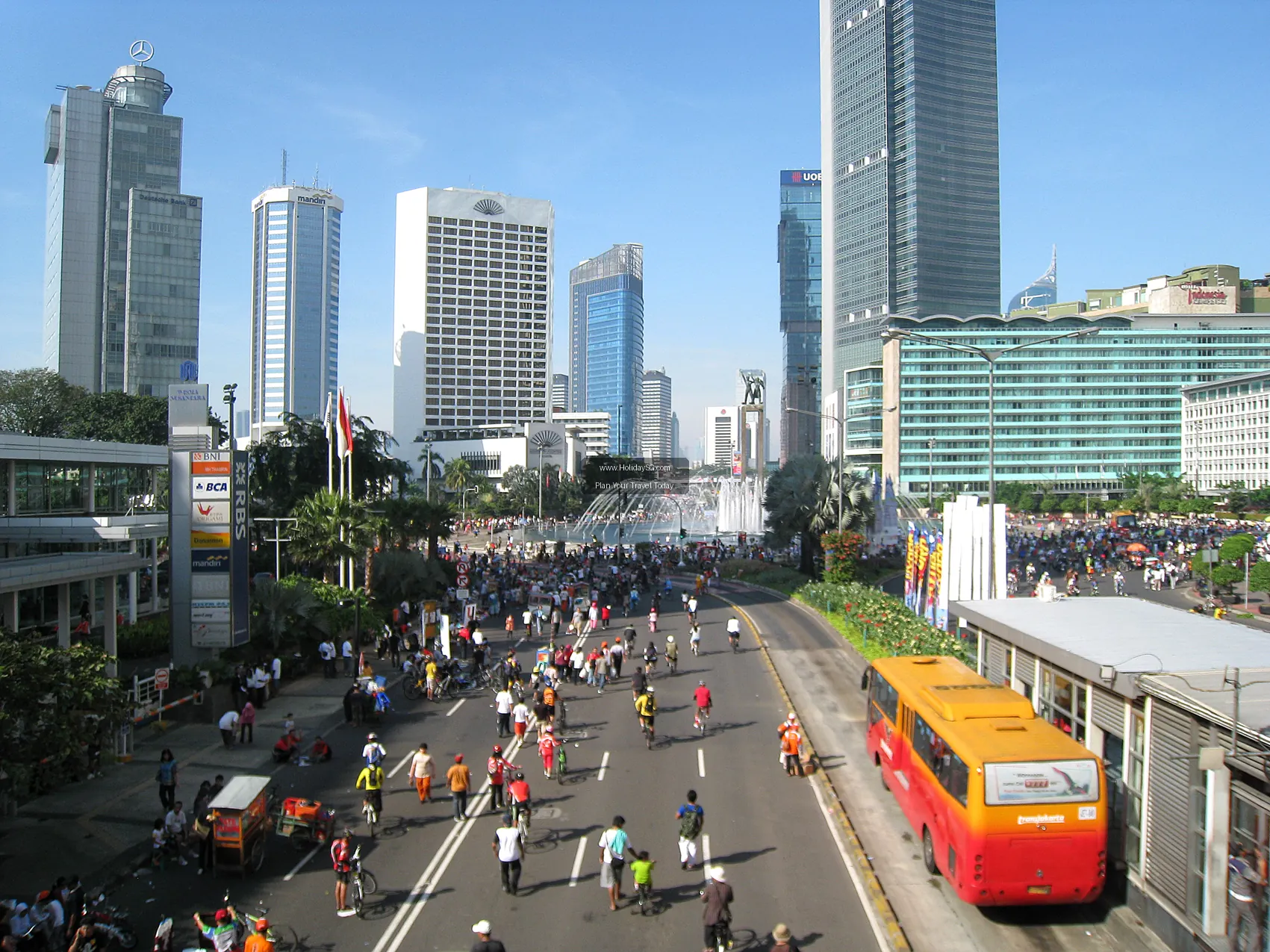 National Monument Jakarta - Indonesia | HolidaySG