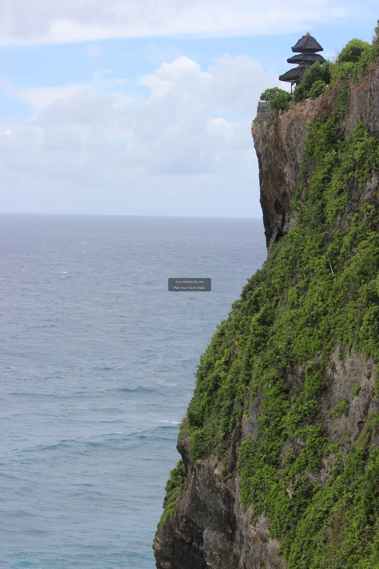 Uluwatu Temple - Indonesia | HolidaySG