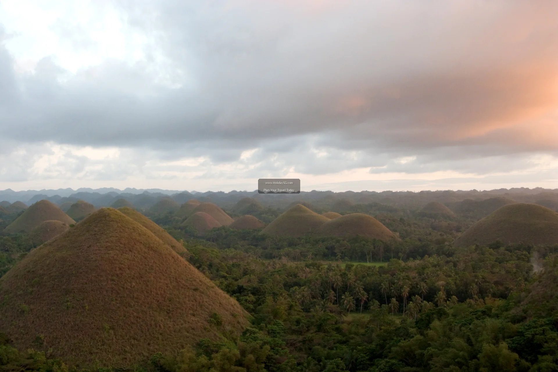Chocolate Hills - Philippines | HolidaySG