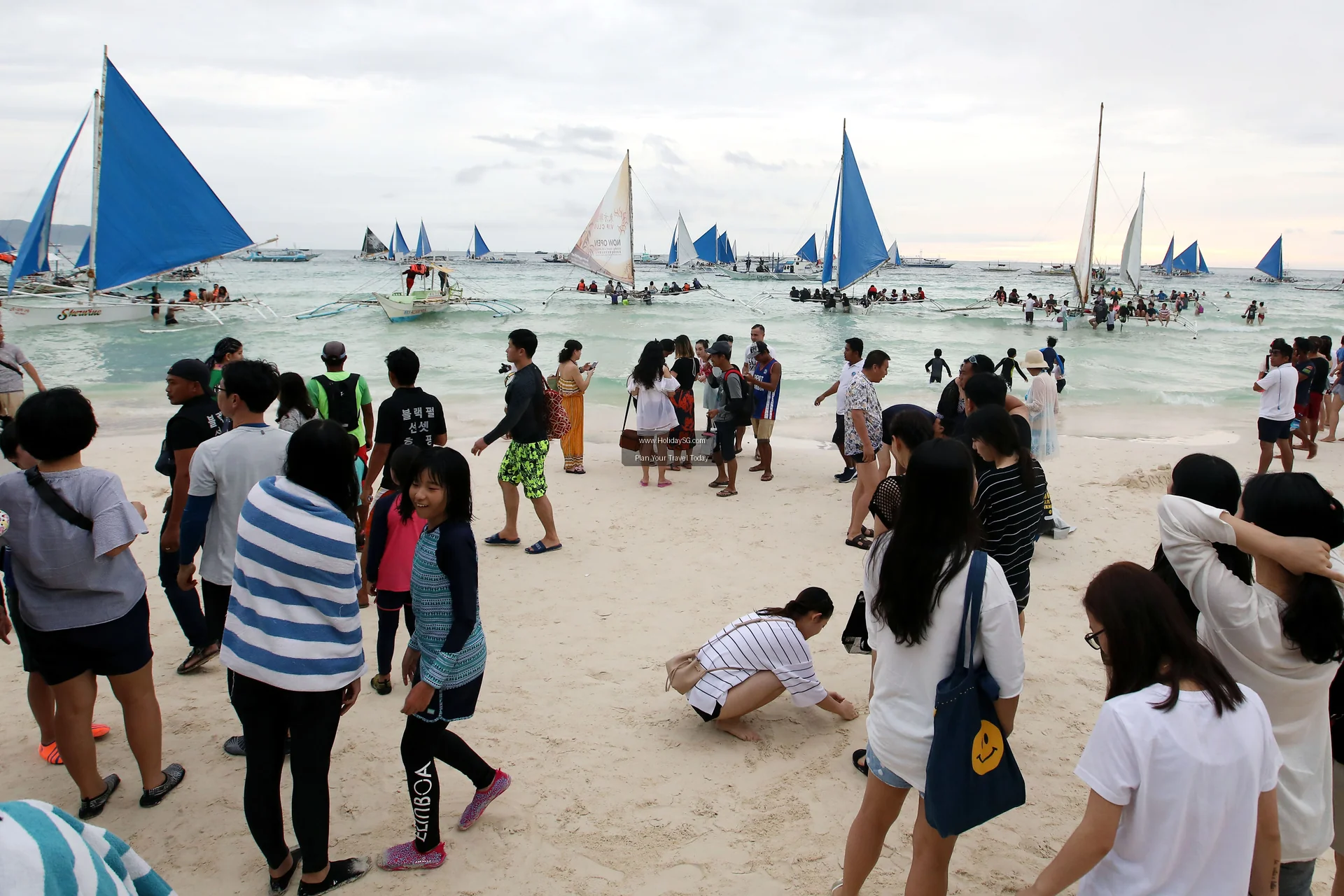 White Beach Boracay - Philippines | HolidaySG