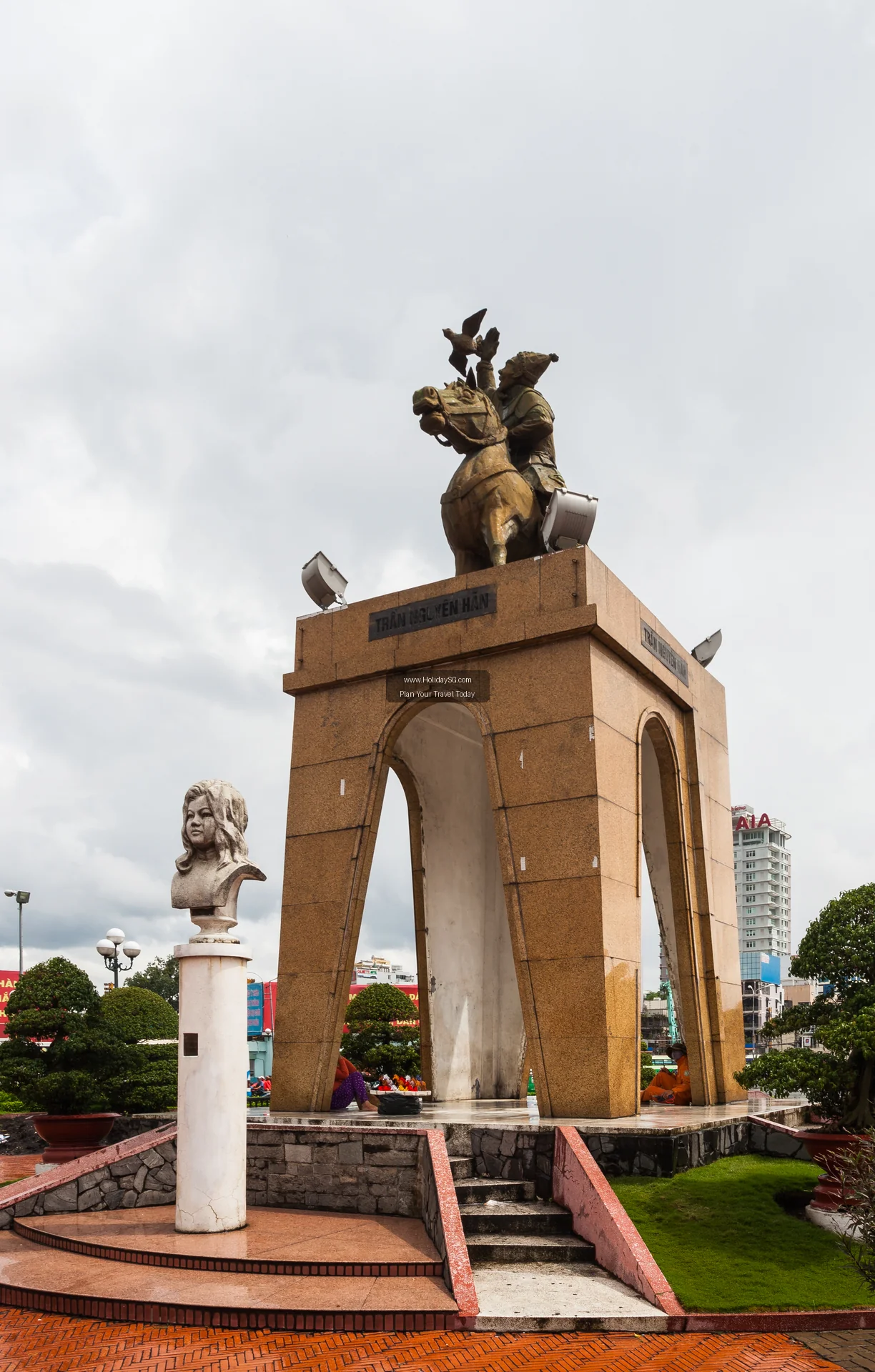 Ben Thanh Market - Vietnam | HolidaySG