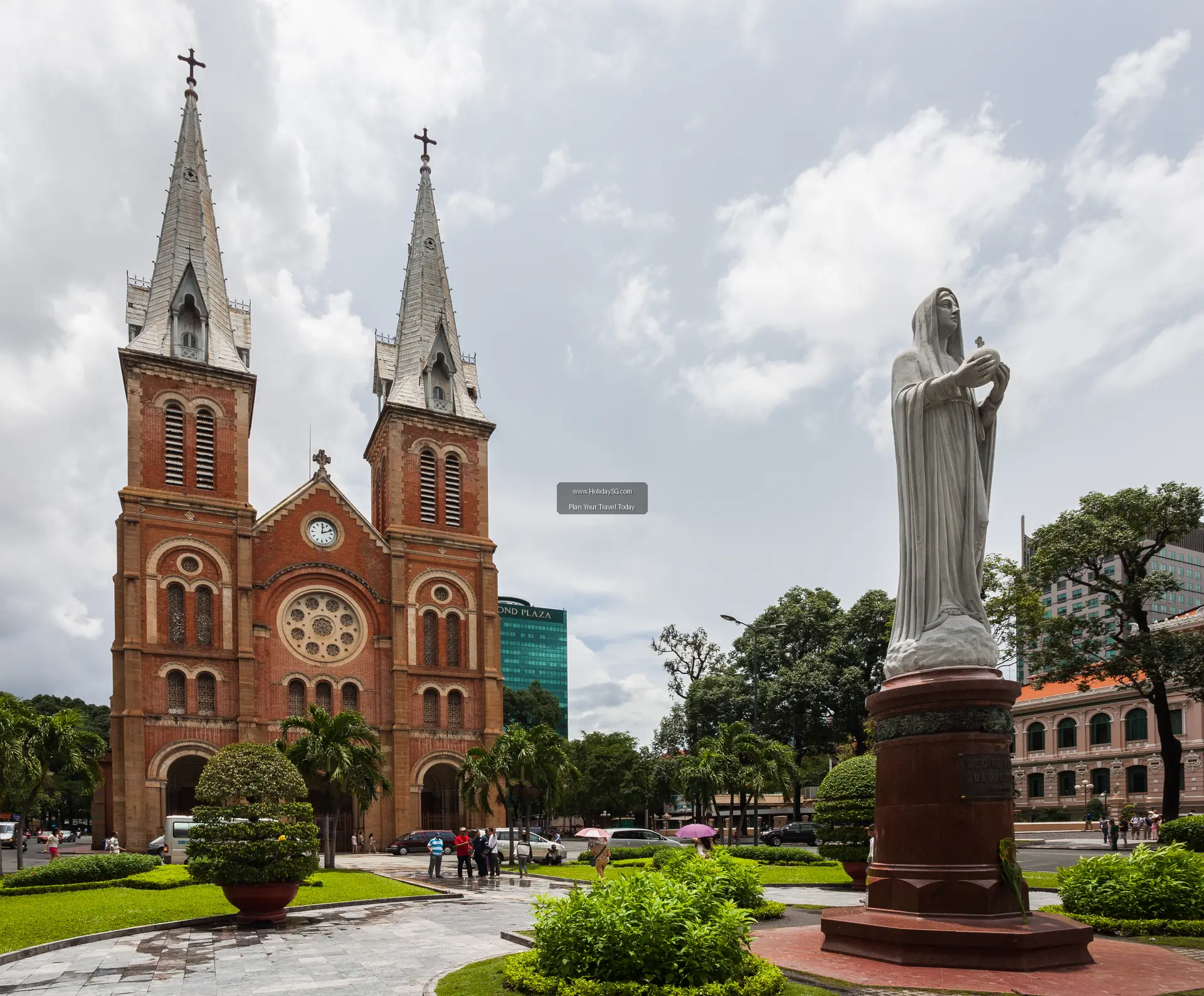 Notre Dame Cathedral Basilica Of Saigon Vietnam 005