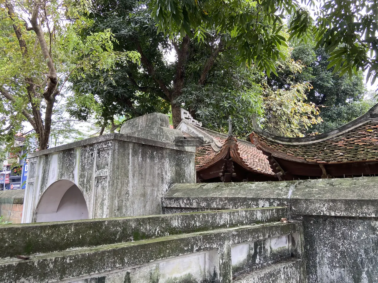 Temple Of Literature - Vietnam | HolidaySG