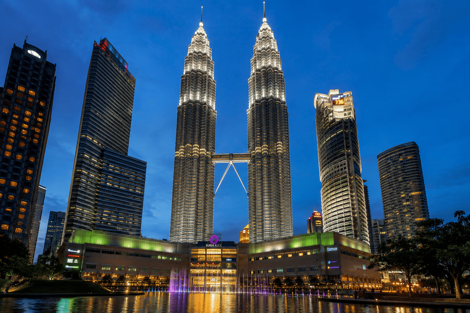 Petronas Twin Towers: The Ultimate Travel Guide from Singapore | HolidaySG
