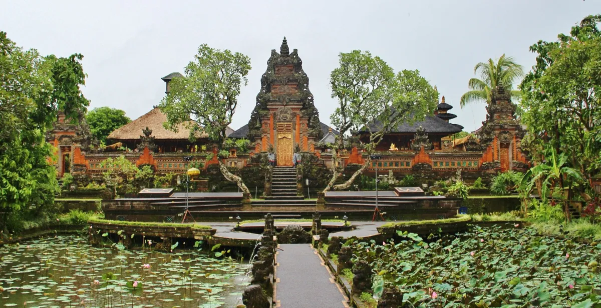 Complete Indonesia Travel Guide